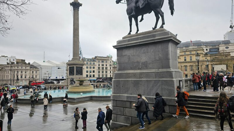 Christmas in London with kids: a week in December, by train and bus
