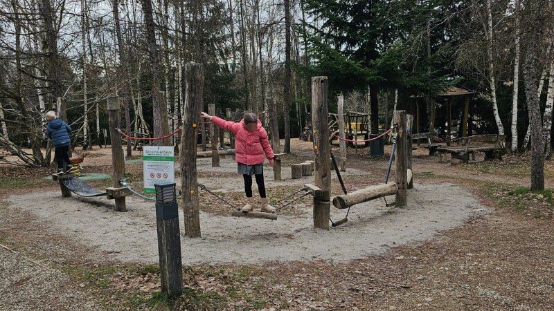 Center Parcs Les Trois Forêts in January with kids: lots of forest, one night of snow, expensive groceries