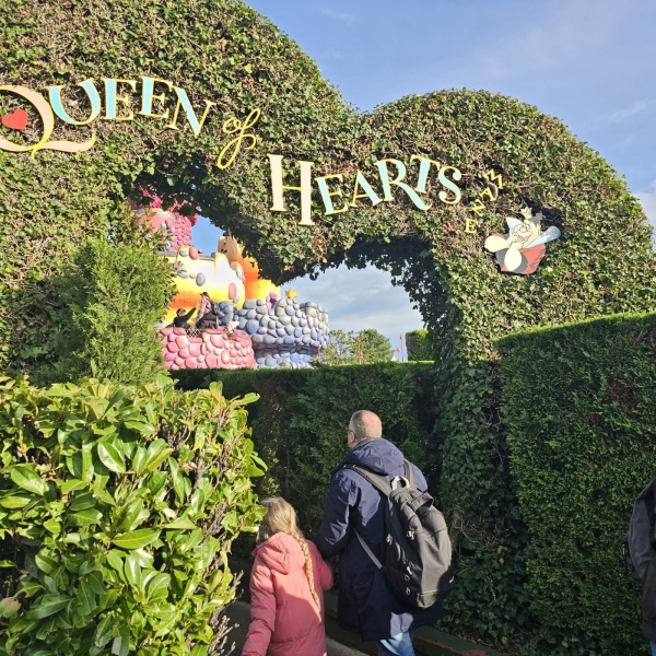 Alice Curious Labyrinth Queen of Hearts entrance at Disneyland Paris